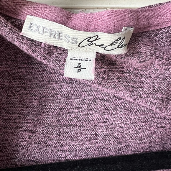 Express top 💜 - Picture 2 of 3
